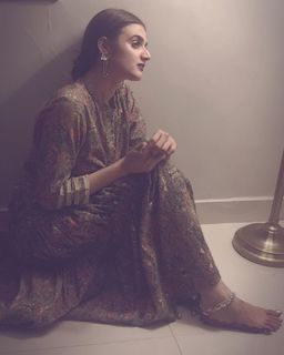 Hira Salman feet photo 15