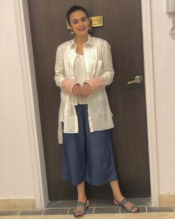 Hira Salman feet photo 13