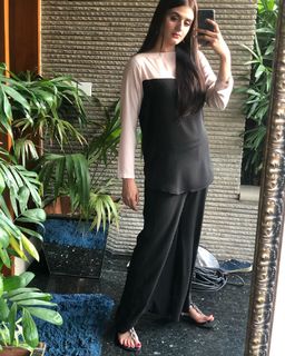 Hira Salman feet photo 7