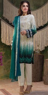 Hira Salman feet photo 18