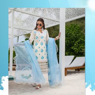 Hira Salman feet photo 19
