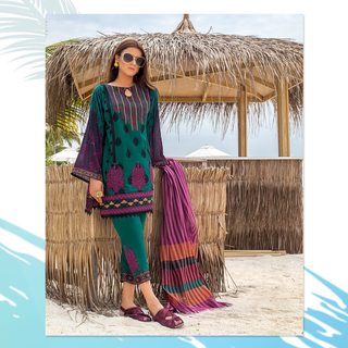 Hira Salman feet photo 17