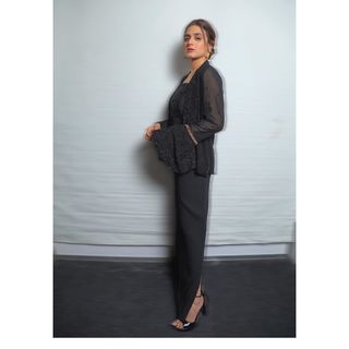 Hira Salman feet photo 16