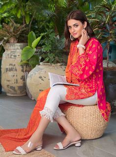Hira Salman feet photo 6