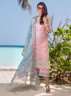 Hira Salman feet photo 1