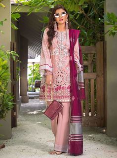 Hira Salman feet photo 16