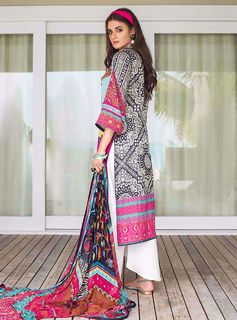 Hira Salman feet photo 5