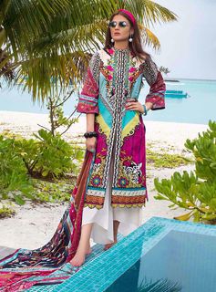 Hira Salman feet photo 4