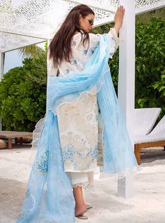 Hira Salman feet photo 20