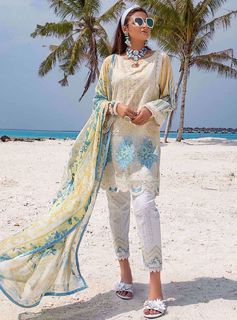 Hira Salman feet photo 14