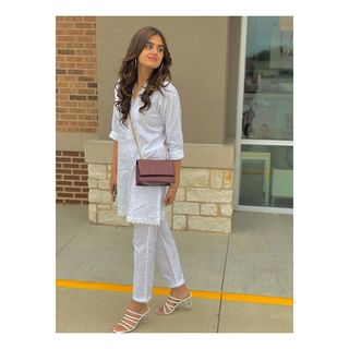 Hira Salman feet photo 10