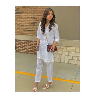 Hira Salman feet photo 7