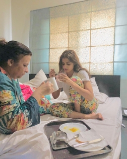 Hira Salman feet photo 6