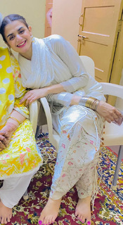 Hira Salman feet photo 13