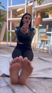Hira Salman feet photo 20
