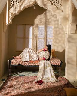 Hira Salman feet photo 1