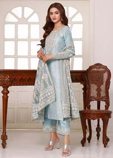 Hira Salman feet photo 6