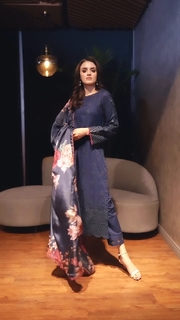 Hira Salman feet photo 3