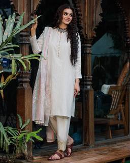 Hira Salman feet photo 17