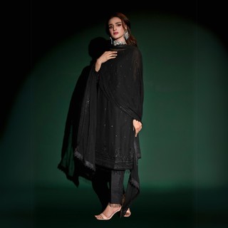Hira Salman feet photo 13