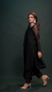 Hira Salman feet photo 11