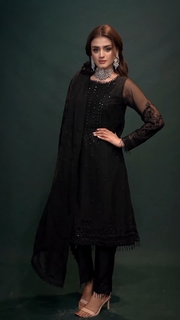 Hira Salman feet photo 8