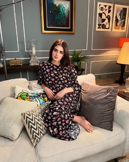 Hira Salman feet photo 17