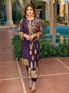 Hira Salman feet photo 10