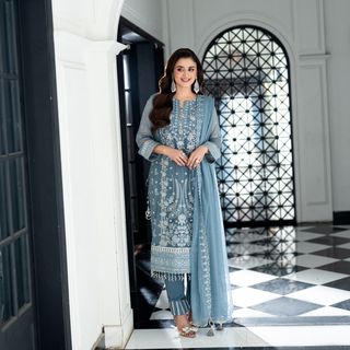 Hira Salman feet photo 5