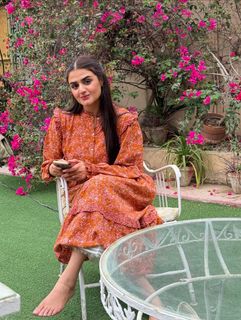 Hira Salman feet photo 2