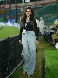 Hira Salman feet photo 13