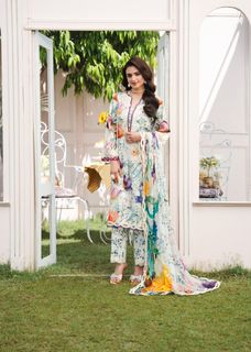Hira Salman feet photo 9