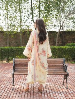 Hira Salman feet photo 17