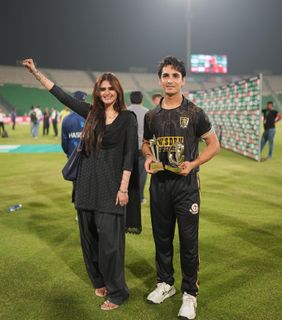 Hira Salman feet photo 13