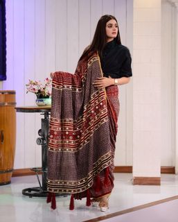 Hira Salman feet photo 6
