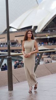 Hira Salman feet photo 1