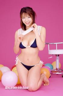 Hitomi Aizawa feet photo 3