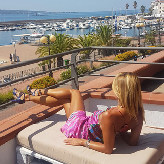 Hoara Borselli feet photo 1