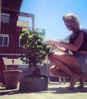 Hoara Borselli feet photo 3