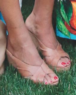 Hoda Kotb feet photo thumbnail