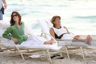 Hoda Kotb feet photo thumbnail