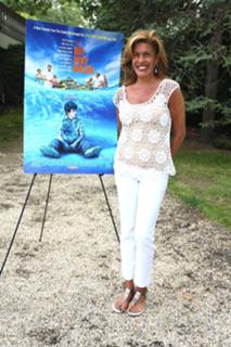 Hoda Kotb feet photo thumbnail