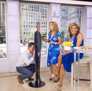 Hoda Kotb feet photo thumbnail