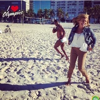 Hoda Kotb feet photo thumbnail