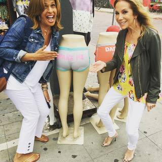 Hoda Kotb feet photo thumbnail