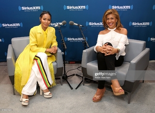 Hoda Kotb feet photo thumbnail