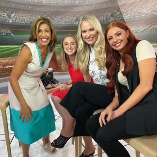 Hoda Kotb feet photo thumbnail