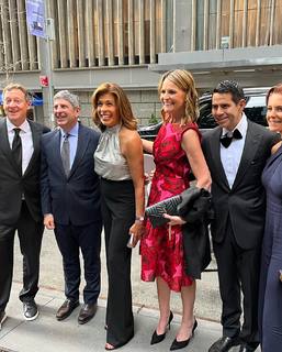 Hoda Kotb feet photo thumbnail