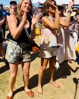 Hoda Kotb feet photo thumbnail
