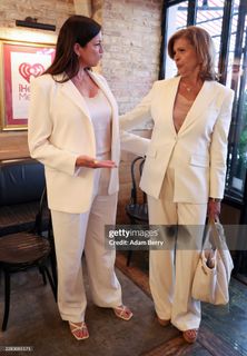 Hoda Kotb feet photo 16